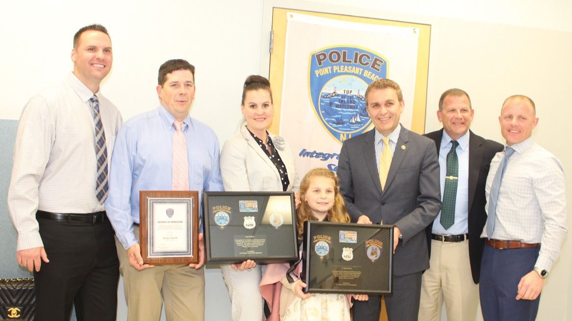 César e Deanna DePaço recebem o título de Polícia Honorário em Point Pleasant Beach | César DePaço